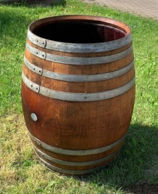 Weinfaß gebraucht Holzfaß Regentonne Gartenfaß Eichenfaß Stehtisch 225 300 400 L - Bild 1 von 4