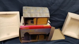 HORNBY "00" R8784 SKALEDALE DUTCH BARN FARM BUILDING EXCELLENT BOXED - Picture 1 of 6