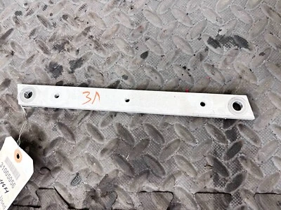 17-23 BENTLEY BENTAYGA PORSCHE PANAMERA 后部左子十字纹支架 原始设备制造商 — 第 1/4 张图片