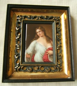 ANTICO DIPINTO DI DONNA IN PORCELLANA - Foto 1 di 8