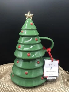 Hallmark 2022 Christmas Tree Stacking Ceramic Mugs 3pc Set 2 Mugs 1 Lid NEW - Picture 1 of 5