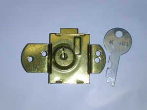 Slot Machine Trade Stimulator Coin-op Lock w/ key - Picture 1 of 9