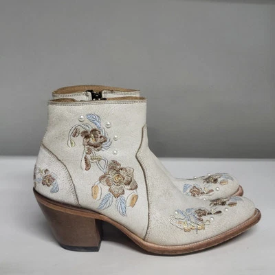 Shyanne Carine Crackadela Floral Western Boot White Women Size 9M (READ DESCRIP) - Image 1 of 4