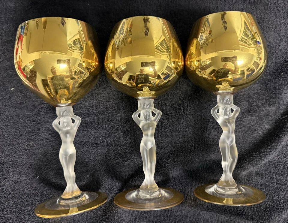 Juego de dos copas de vino vintage Bayel dorado cristal nude tallo Bacchante Bacchus ~ Foto 1 de 4