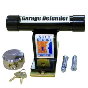 L15646 - PJB 301 Garage Defender - schwarz mit Vorhängeschloss - Bild 1 von 1