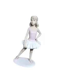  Dance Class Ballerina Annie Rowe By Leonardo Figurine L2 Bnib - Picture 1 of 3