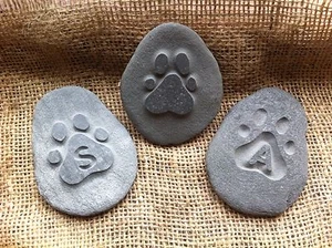 Hand made & carved Pet memory pebble, garden memorial, unique, plaque dog urn - Picture 1 of 7