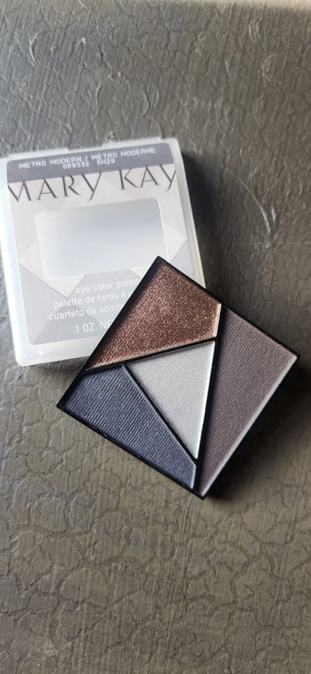 Mary Kay Eye Color Palette ~ METRO MODERN ~ #088332 - Image 1 of 1