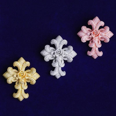 Cruz de los Santos | Colgante VVS Diamante Circonita cúbica Cruz Helada Deslumbrante Foto 1 de 4