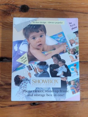 Showbox Visor de Fotos Tiene Capacidad 40 Fotos Crema Cajón Deslizable - Nueva Caja Sellada Foto 1 de 4