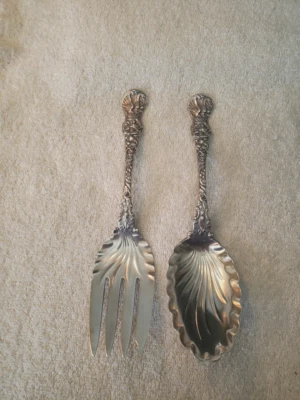 JUEGO ENSALADA HERÁLDICA por DURGIN plata esterlina monograma trasero HB 9,25" 225 gramos Foto 1 de 4