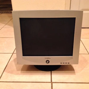 eMachines 17f3 Monitor Gaming - Picture 1 of 7
