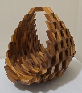 1970's Handmade Abstract Geometric inter-weavings Wood Basket,Brutalist era - Picture 1 of 13