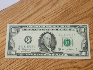1963 A $100 FEDERAL RESERVE RICHMOND DISTRICT E01833526A - Picture 1 of 5