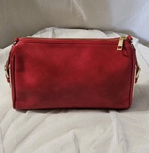 Borsa pochette rossa tono oro ferramenta - Foto 1 di 11