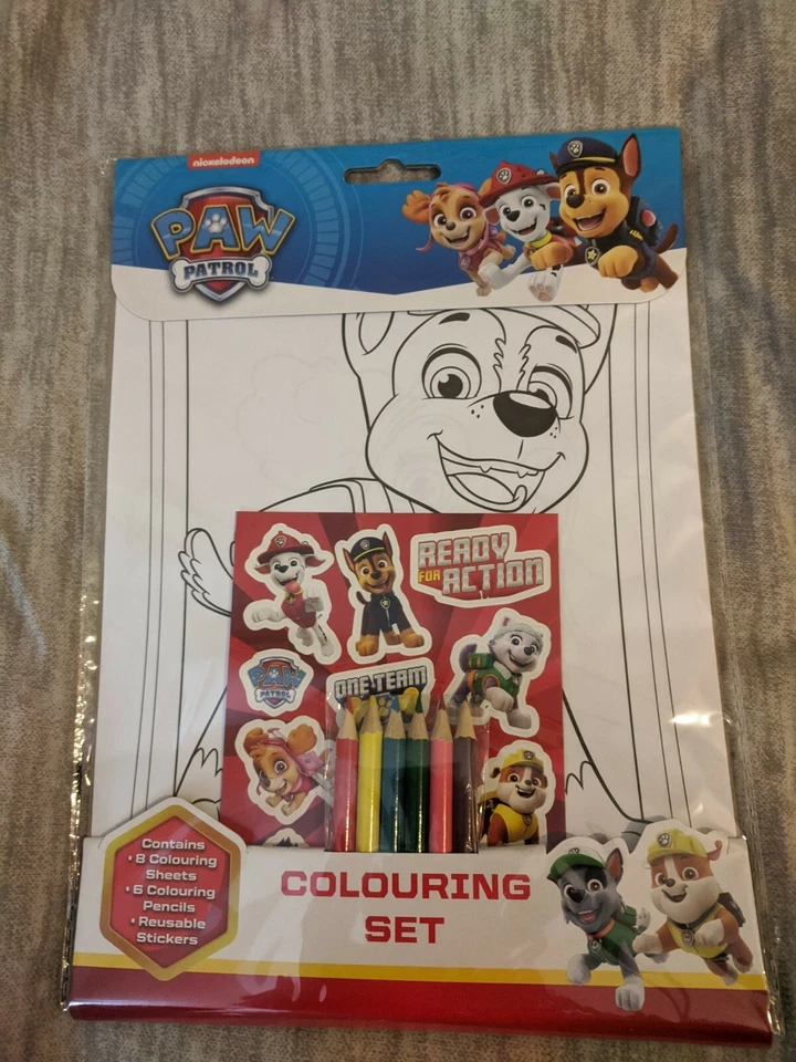 Paw Patrol Colouring Set With Coloured Pencils 8 Sheets - Image 1 of 2