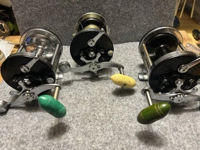 Lote de 3 carretes de pesca Penn Surfmaster vintage Foto 1 de 4