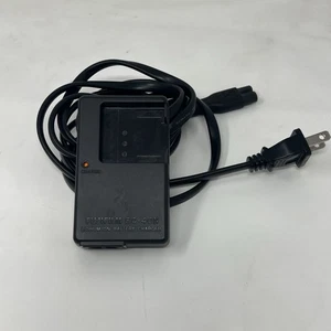 Genuine Original Fujifilm BC-40N Lithium ion Battery Charger With Power Cord - Picture 1 of 3