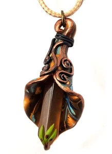 Colgante sombrero de hada con piedra energética, hecho a mano - Picture 1 of 3