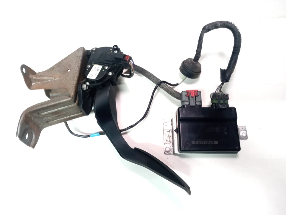 Chevrolet Silverado 1500 1999-2006 pedal acelerador de gasolina usado OEM 15107594 LS sw Foto 1 de 4