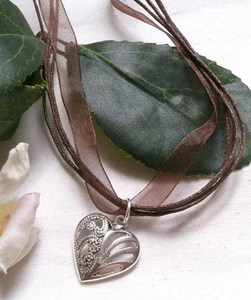 HERZ HALSKETTE SILBER ORGANZA TRACHT DIRNDLKETTE KETTE DIRNDL BRAUN GOLD GRAU - Picture 1 of 16