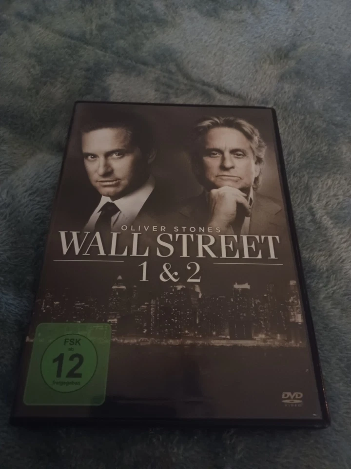 Wall Street 1 & 2 - Michael Douglas, Charlie Sheen, Shia LaBeouf - 2 DVDs - Bild 1 von 1