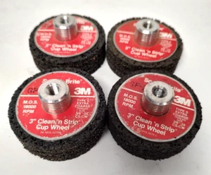 Lotto di 4 NOS 3M Scotch-Brite Clean and Strip Cup Wheel, 3 in x 3/8-24 Type S ECS - Foto 1 di 3