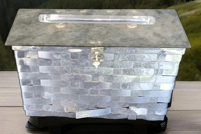 Antiguo monedero de metal Distress años 50 caja diseño cesta clutch tejido retro chic  Foto 1 de 4