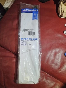 Genuine OEM GM #3819074 Wiper Blade Refills Pair - Picture 1 of 3