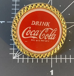 Round Red and Gold Coca-Cola Tie Clip in Good Condition. - Picture 1 of 6