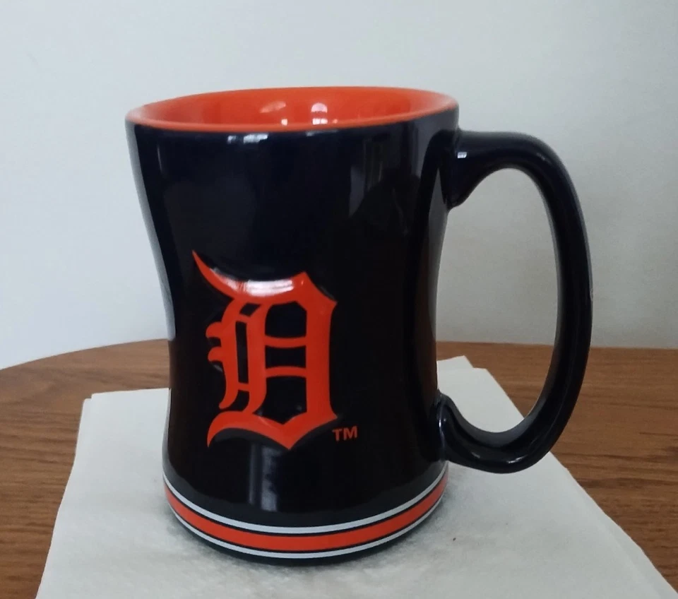 Detroit Tigers Coffee Mug 14 oz Dark Blue Orange Inside & Sculpted 2014 Boelter - Image 1 of 3