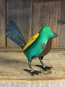 Recycled Metal Indoor/Outdoor Bird Figurine 30970 - Picture 1 of 2