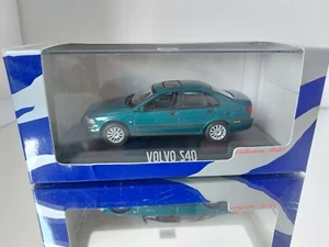 Minichamps Volvo S40 en verde en 1:43 en caja - Imagen 1 de 5