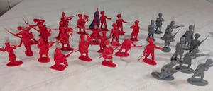Napoleonic 1/32 Scale Plastic British Soldiers Lot 40+pcs Unpainted Free Ship B3 - Picture 1 of 4