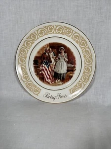 Vintage 1973 Avon Betsy Ross Collector's Plate Small Chip On Back - Picture 1 of 6