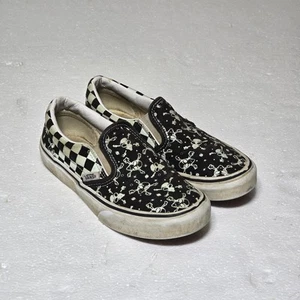 Vans Kids Classic Slip-on (Glow Alien Cross Bones) Black/True White Kids Size 4 - Picture 1 of 10