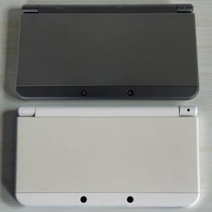 Nintendo new 3DS console Black and White/Black Used RANK A/B Region free from US - Picture 1 of 18