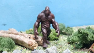 1/87 H0 Bigfoot / Sasquatch Resin Figur - unbemalt / fertig bemalt - Made in DE - Picture 1 of 4