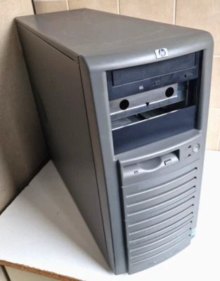 HP ProLiant ML110 G1 Server / Intel Pentium 4, 1GB RAM,  225,6GB HDDs / no OS - Bild 1 von 4