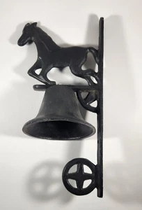 TIMBRE DE PUERTA DE HIERRO FUNDIDO NEGRO VINTAGE CON METAL DE MONTAJE EN PARED PARA CABALLO **NECESITA CLAPPER** - Imagen 1 de 20
