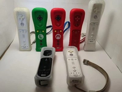 CONTROLLER WIIMOTE NINTENDO WII MOTION PLUS VARI COLORI PAD RICONDIZIONATO - Immagine 1 di 2
