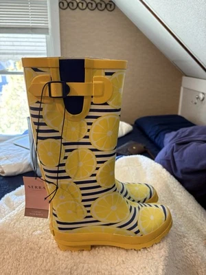 NUEVAS Botas de Lluvia Serra Lemon Slice Rayas Altas Amarillas, Azules y Blancas Para Mujer Talla 8” Foto 1 de 4