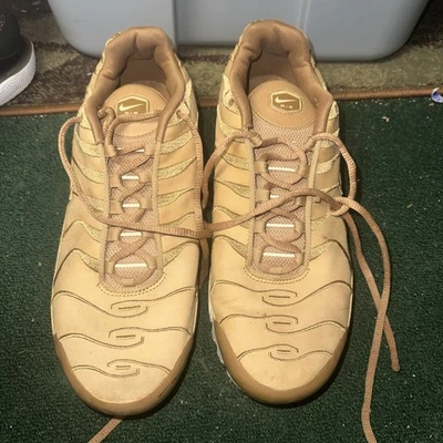 NIKE AIR MAX PLUS TN’ SNEAKERS WHEAT/FLAXSEED MENS SIZE 10.5 - Image 1 of 4