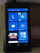 Nokia Lumia 800 - 16GB - Black (Unlocked) Smartphone