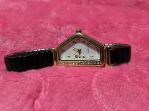 Vintage Collezio Women Half Moon Asymetrical Expandable Band Analog Watch 6 1/4" - Picture 1 of 3
