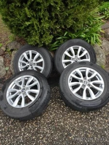 4 Original Nissan Xtrail Alloy wheels in great used condition - Picture 1 of 6