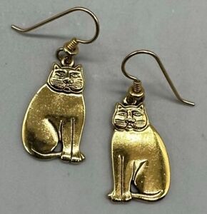 Laurel Burch Earrings Gold Tone Cats Sitting Kitty Cat Lady Pierced Dangle 1.5”