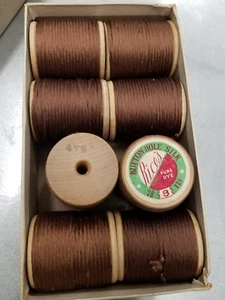 ONE 28YDS SPOOL/L.BRN#479/Vtg.USA/Rice's PURE DYE BUTTON HOLE SILK#8THREAD/TWIST - Picture 1 of 3