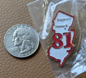 VTG BRASS METAL 1" ENAMEL RED WHITE SUPPORT 81 NEWARK NJ MC PIN VEST TIE LAPEL - Picture 1 of 2