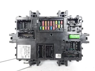 GU5T14B476EBE SCATOLA FUSIBILI FORD KA+ III (UK-FK) 1.2 B 16V MAN 5M 85CV 2017 5 - Immagine 1 di 2